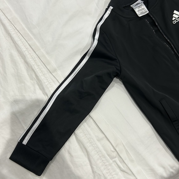 Adidas big girls lightweight track jacket - Picture 6 of 8